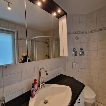 Homestay Only For Woman, Nur Fuer Frauen *